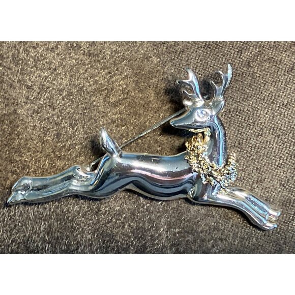 Silver-Tone Reindeer Brooch With Gold-Tone Wreath By Villager - Picture 2 of 13